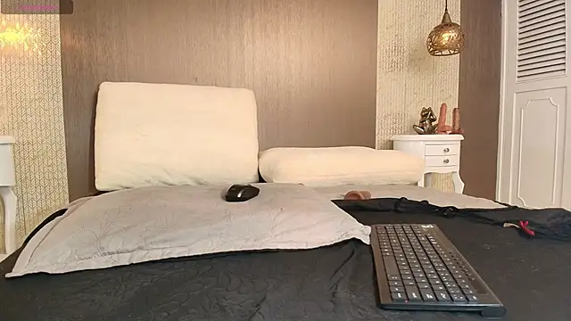 Snapshot of Tiifany_Baker chatting on November 30, 2025, 7:56 am Tiifany Baker online show from November 30, 2025, 7:56 am