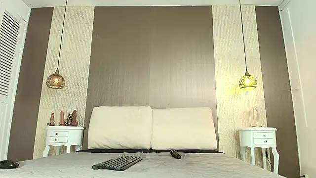 Tiifany Baker online show from February 13, 2026, 8:05 pm