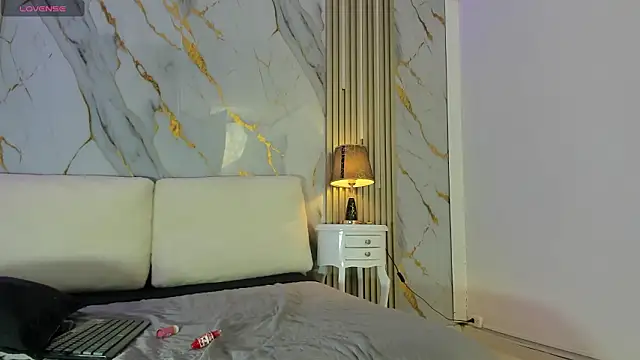 Tiifany Baker online show from March 12, 2026, 7:42 pm