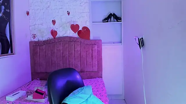 candela ruiz online show from September 11, 2025, 7:47 pm