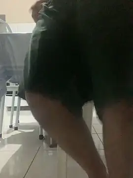 Snapshot of renannoviinho17z chatting on March 14, 2026, 11:43 pm renannoviinho17z online show from March 14, 2026, 11:43 pm