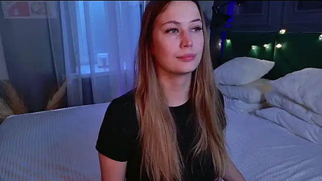 Sofii Ly online show from November 15, 2025, 6:00 am