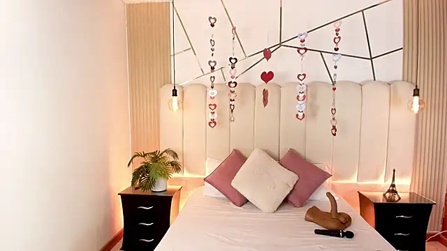 candyclair1 online show from February 16, 2026, 7:21 pm