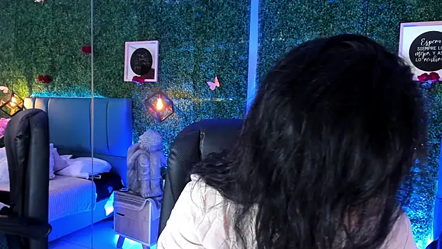 Snapshot of Linagh_ chatting on February 14, 2026, 11:29 am Linagh online show from February 14, 2026, 11:29 am