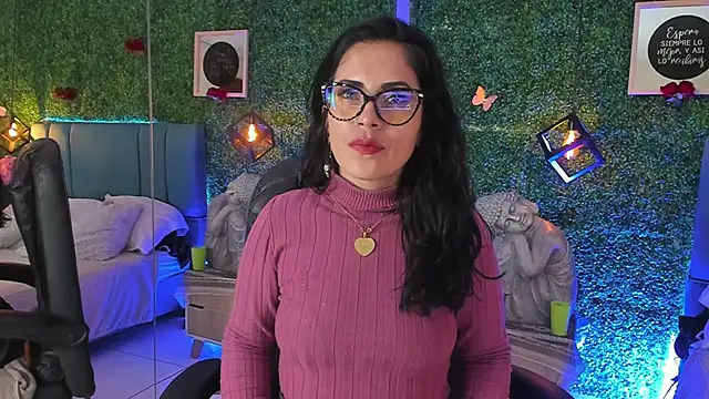 Snapshot of Linagh_ chatting on February 19, 2026, 11:39 am Linagh online show from February 19, 2026, 11:39 am