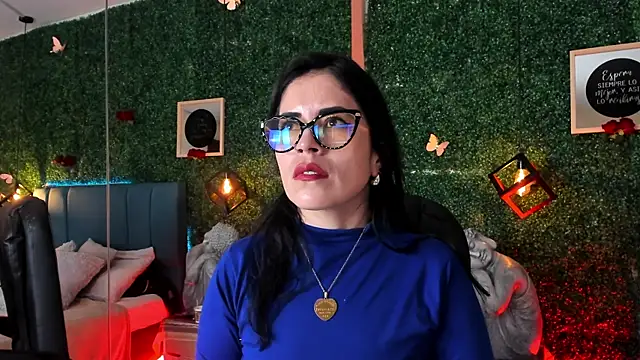 Snapshot of Linagh_ chatting on February 26, 2026, 11:42 am Linagh online show from February 26, 2026, 11:42 am