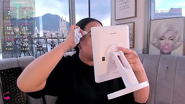 Snapshot of Zoey_thompson chatting on October 15, 2025, 7:47 pm Zoey thompson online show from October 15, 2025, 7:47 pm