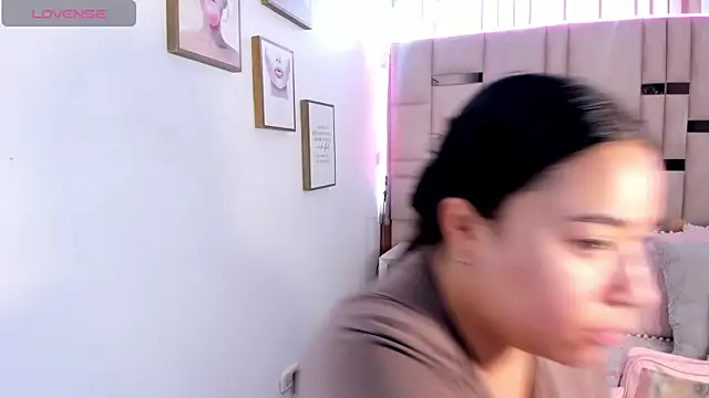 Snapshot of Zoey_thompson chatting on October 18, 2025, 3:13 pm Zoey thompson online show from October 18, 2025, 3:13 pm