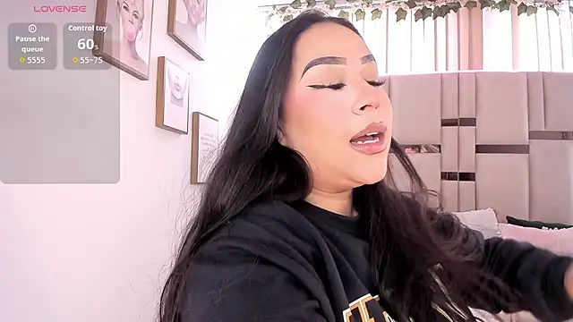 Snapshot of Zoey_thompson chatting on November 6, 2025, 7:48 pm Zoey thompson online show from November 6, 2025, 7:48 pm