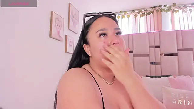 Snapshot of Zoey_thompson chatting on December 2, 2025, 7:53 pm Zoey thompson online show from December 2, 2025, 7:53 pm