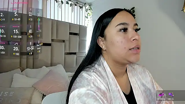 Snapshot of Zoey_thompson chatting on December 21, 2025, 2:35 pm Zoey thompson online show from December 21, 2025, 2:35 pm