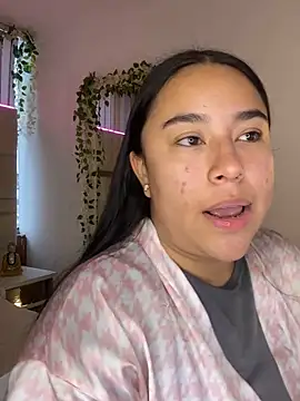 Snapshot of Zoey_thompson chatting on January 5, 2026, 7:39 pm Zoey thompson online show from January 5, 2026, 7:39 pm