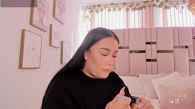 Snapshot of Zoey_thompson chatting on January 8, 2026, 7:27 pm Zoey thompson online show from January 8, 2026, 7:27 pm