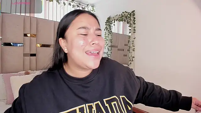 Snapshot of Zoey_thompson chatting on January 11, 2026, 1:27 pm Zoey thompson online show from January 11, 2026, 1:27 pm