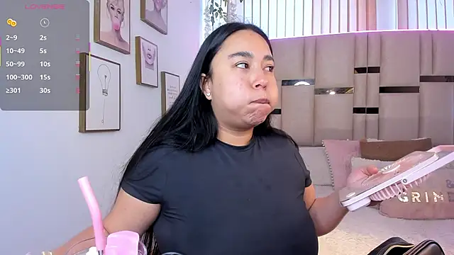 Snapshot of Zoey_thompson chatting on February 6, 2026, 1:36 pm Zoey thompson online show from February 6, 2026, 1:36 pm