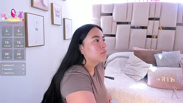 Snapshot of Zoey_thompson chatting on February 17, 2026, 8:04 pm Zoey thompson online show from February 17, 2026, 8:04 pm