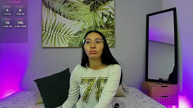 Snapshot of lucyy_liiuu chatting on October 23, 2025, 12:37 pm lucyy liiuu online show from October 23, 2025, 12:37 pm