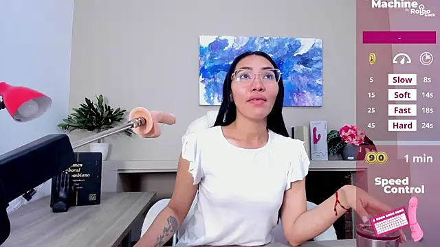 Snapshot of lucyy_liiuu chatting on November 21, 2025, 1:32 pm lucyy liiuu online show from November 21, 2025, 1:32 pm