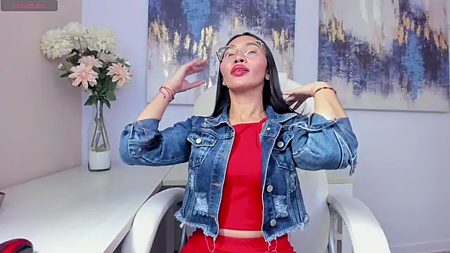 Snapshot of lucyy_liiuu chatting on December 5, 2025, 4:14 pm lucyy liiuu online show from December 5, 2025, 4:14 pm