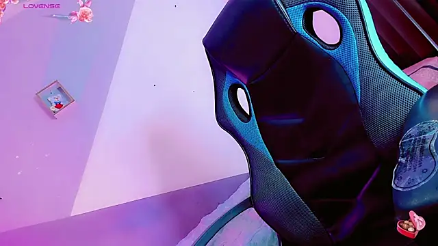 baby rous online show from November 26, 2025, 1:12 pm