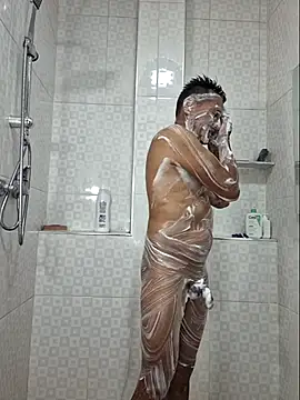 Snapshot of Franz-19 chatting on December 18, 2025, 4:07 am Franz-19 online show from December 18, 2025, 4:07 am