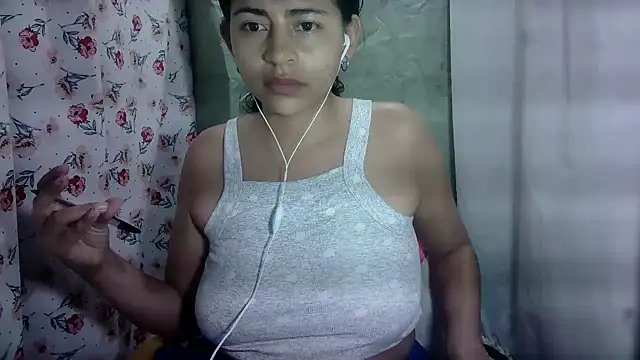 Snapshot of Anabelhotxx16 chatting on March 7, 2026, 2:19 am Anabelhotxx16 online show from March 7, 2026, 2:19 am