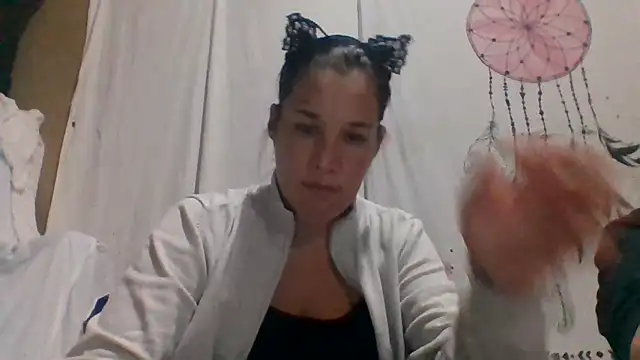 Manon11100 online show from December 17, 2025, 1:39 pm