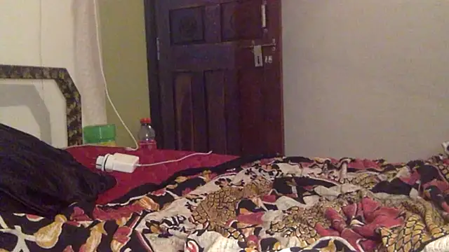 Snapshot of cymerastail chatting on November 23, 2025, 1:11 pm cymerastail online show from November 23, 2025, 1:11 pm