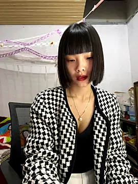 andymi1 online show from November 11, 2025, 2:11 am