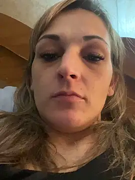 nicole9666 online show from November 17, 2025, 1:50 pm