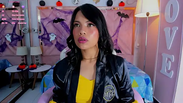 Snapshot of anyjones_ chatting on October 30, 2025, 7:10 am anyjones online show from October 30, 2025, 7:10 am