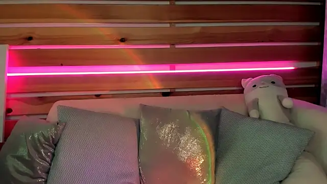 Lori Williams online show from October 22, 2025, 1:06 am