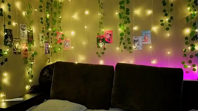 Snapshot of Lori_Williams chatting on February 19, 2026, 2:18 am Lori Williams online show from February 19, 2026, 2:18 am