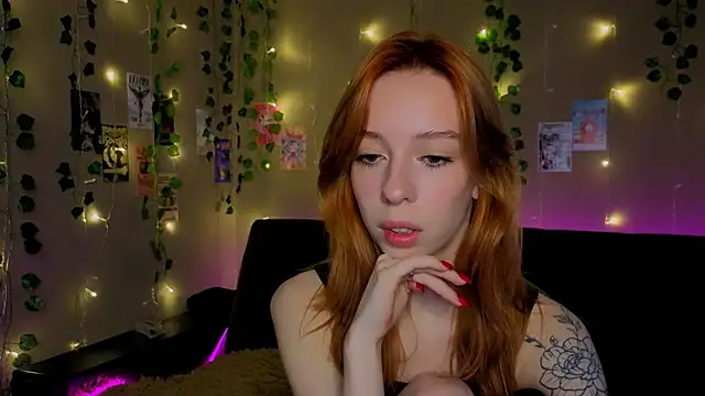 Snapshot of Lori_Williams chatting on February 24, 2026, 2:20 am Lori Williams online show from February 24, 2026, 2:20 am