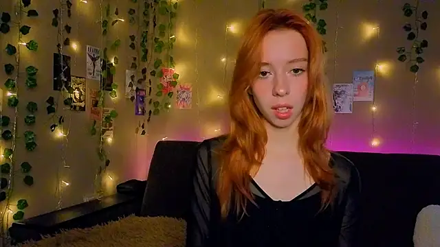 Snapshot of Lori_Williams chatting on February 25, 2026, 2:32 am Lori Williams online show from February 25, 2026, 2:32 am