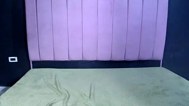 SmallFala online show from September 12, 2025, 2:06 pm