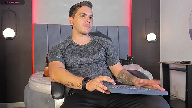 Snapshot of Liam_walk_ chatting on February 11, 2026, 8:25 pm Liam walk online show from February 11, 2026, 8:25 pm