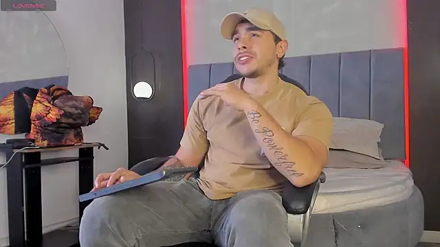 Snapshot of Liam_walk_ chatting on March 5, 2026, 10:06 pm Liam walk online show from March 5, 2026, 10:06 pm