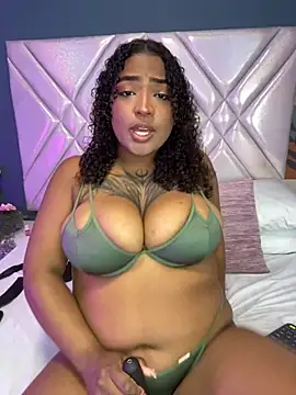 Cristal-Jonnes online show from September 19, 2025, 3:52 am