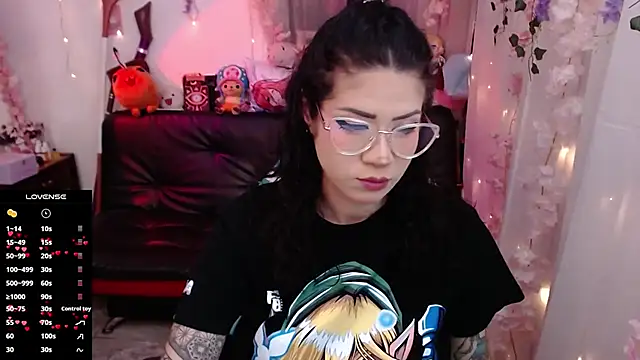 jadedelux  online show from September 19, 2025, 8:20 pm