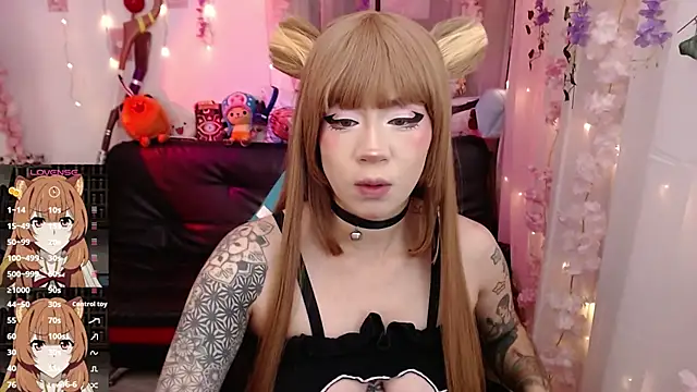 jadedelux  online show from October 15, 2025, 2:39 pm