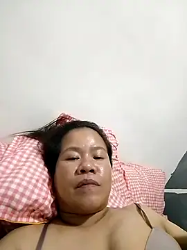 Snapshot of AsianbouncieGIRL chatting on May 27, 2026, 6:43 am AsianbouncieGIRL online show from May 27, 2026, 6:43 am