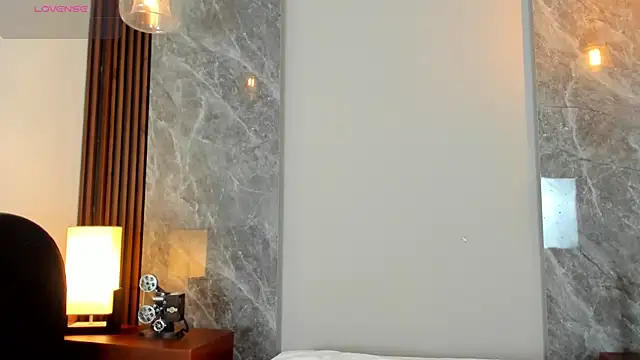 Snapshot of Emma_hunter_ chatting on October 17, 2025, 8:11 pm Emma hunter online show from October 17, 2025, 8:11 pm