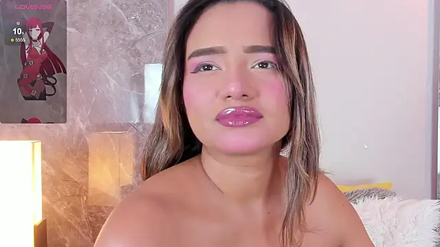 Snapshot of Emma_hunter_ chatting on November 7, 2025, 4:01 am Emma hunter online show from November 7, 2025, 4:01 am