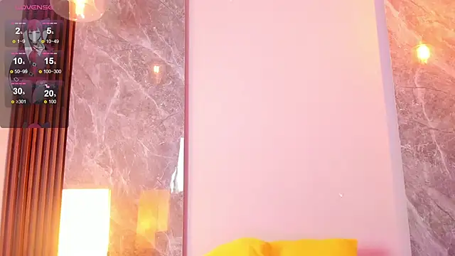 Snapshot of Emma_hunter_ chatting on November 17, 2025, 4:18 am Emma hunter online show from November 17, 2025, 4:18 am