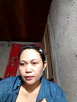 Everleigh mom online show from December 14, 2025, 2:17 am