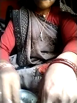 Hot yasha online show from October 8, 2025, 9:40 am