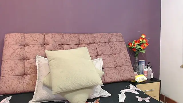 Snapshot of KateWelsin chatting on October 18, 2025, 8:20 pm KateWelsin online show from October 18, 2025, 8:20 pm