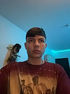 Snapshot of alandelrey57 chatting on October 29, 2025, 5:10 am alandelrey57 online show from October 29, 2025, 5:10 am