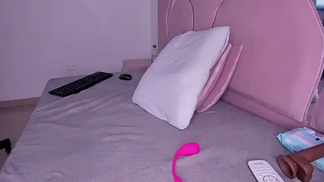 Snapshot of ambarasm chatting on January 6, 2026, 12:42 pm ambarasm online show from January 6, 2026, 12:42 pm